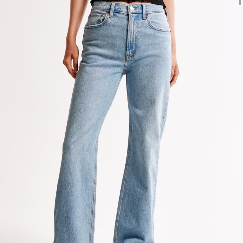 High Rise 90s Relaxed Jean - Picture 4 of 7